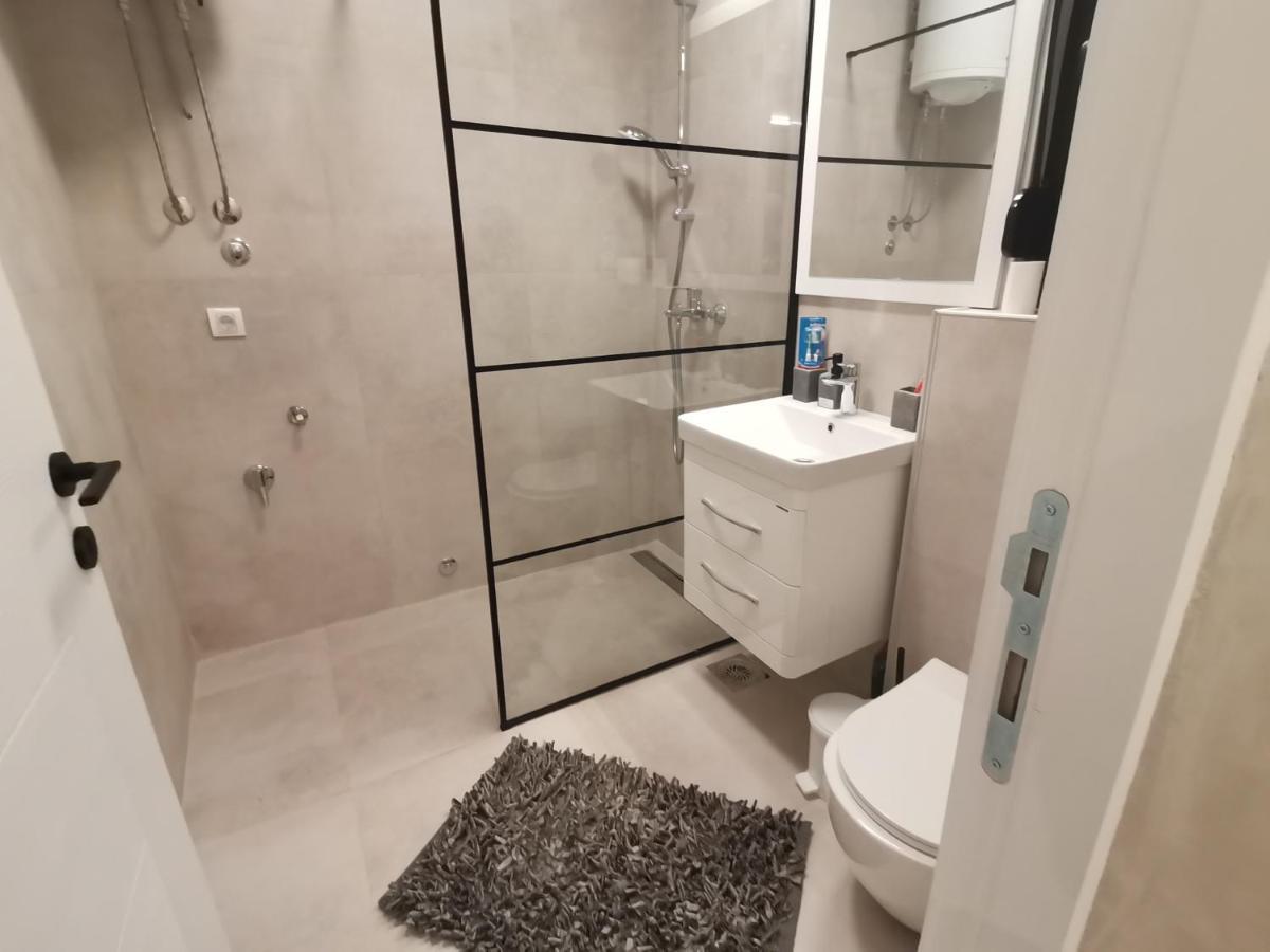 Ehinacea Apartment รทานิ ภายนอก รูปภาพ