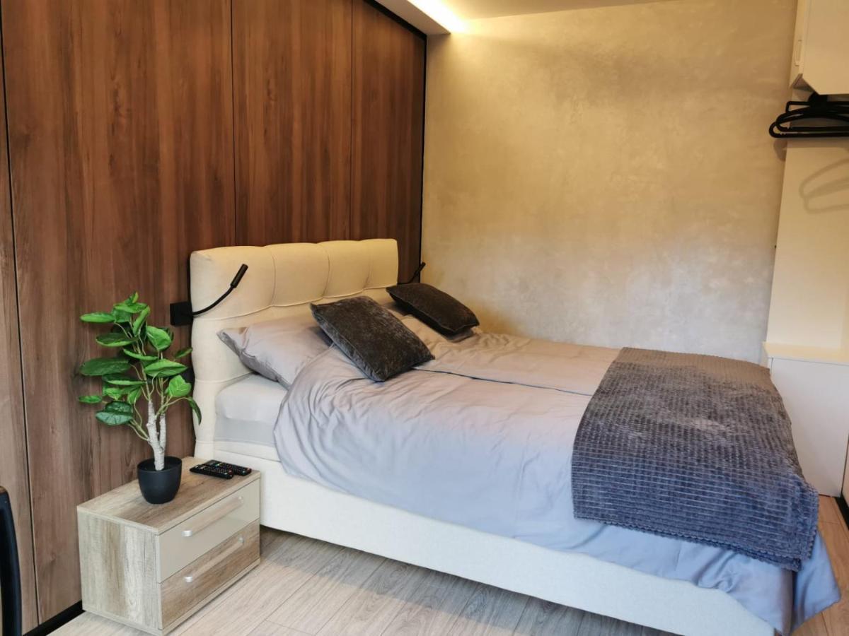 Ehinacea Apartment รทานิ ภายนอก รูปภาพ