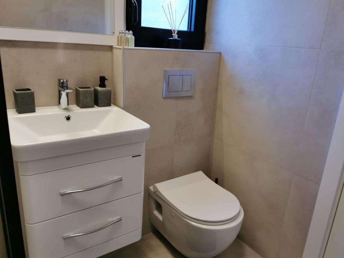 Ehinacea Apartment รทานิ ภายนอก รูปภาพ