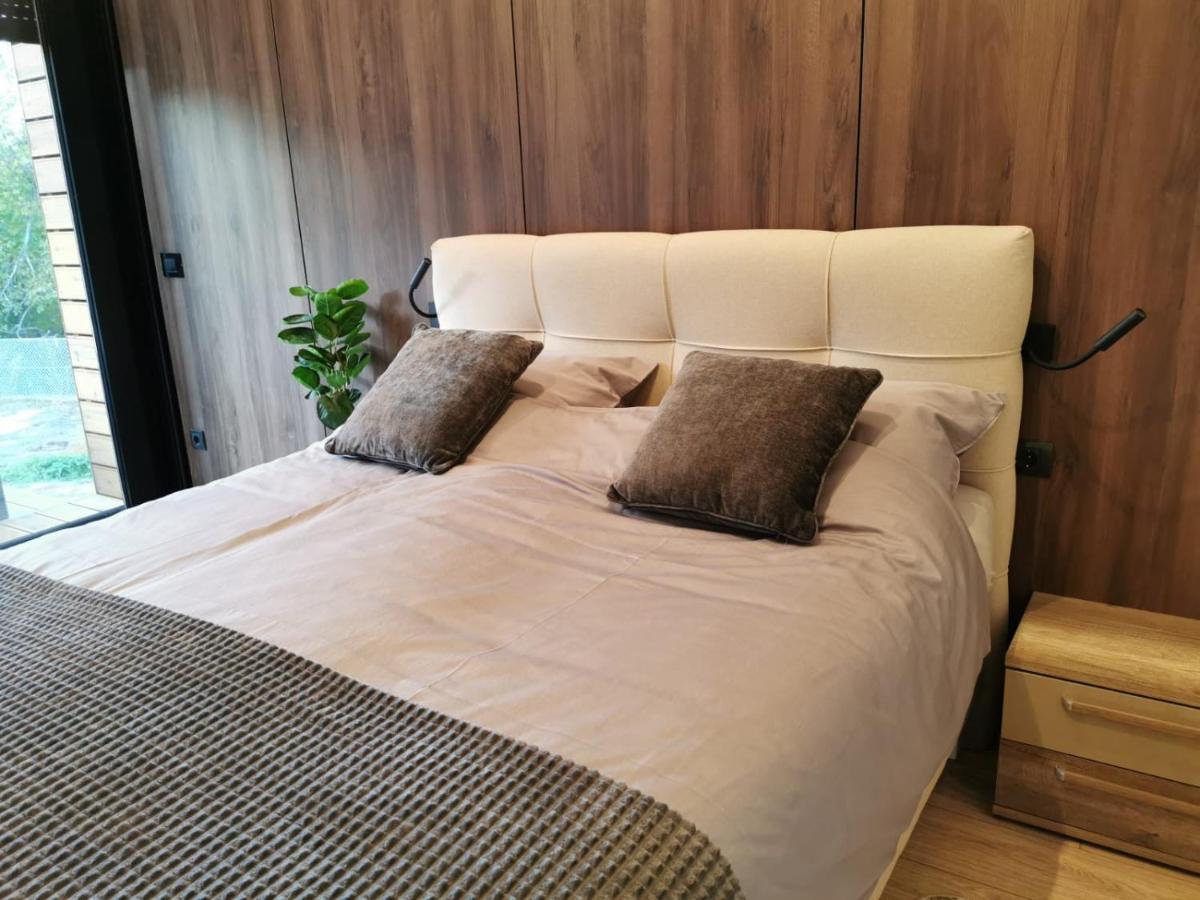 Ehinacea Apartment รทานิ ภายนอก รูปภาพ