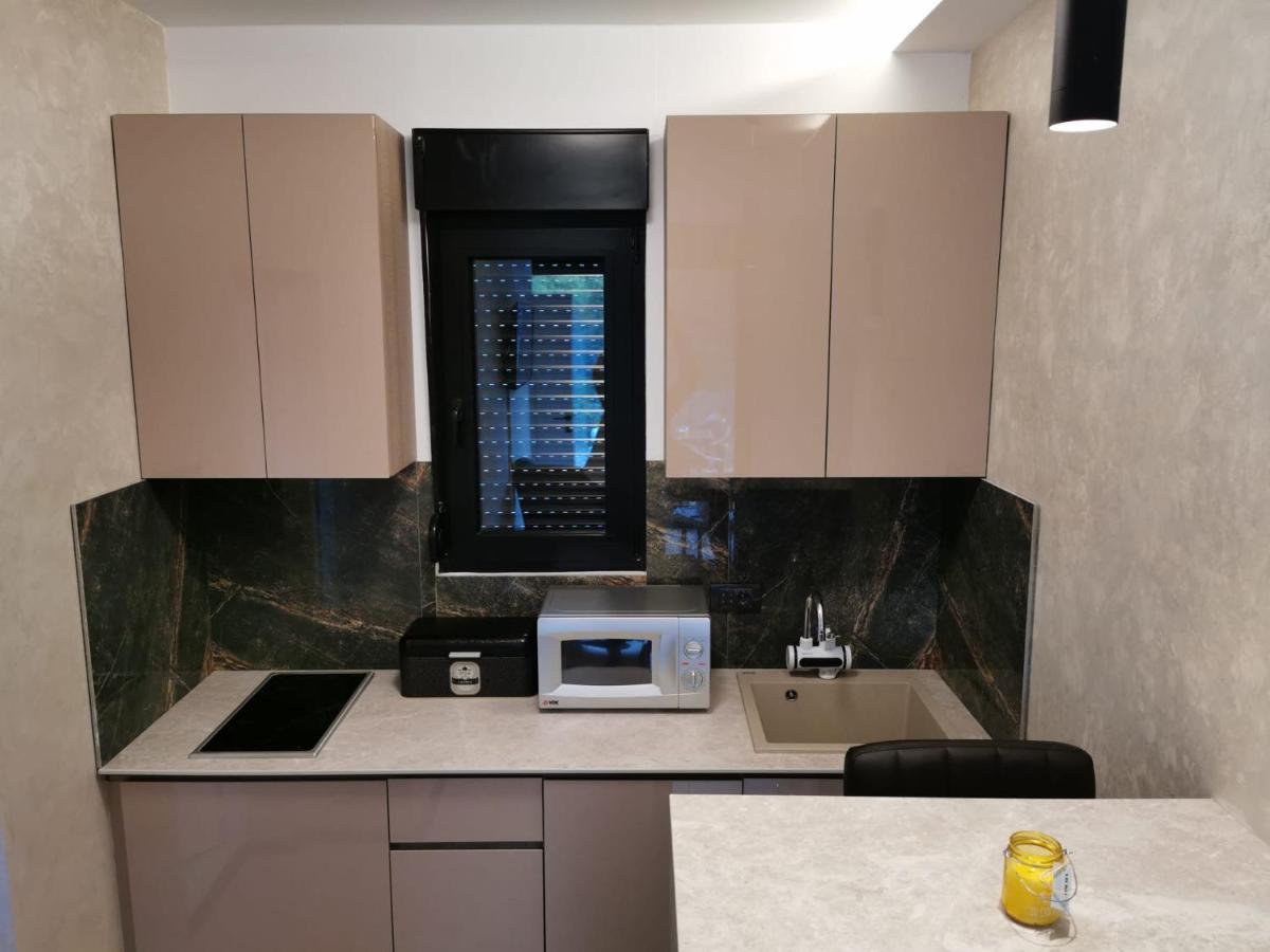 Ehinacea Apartment รทานิ ภายนอก รูปภาพ